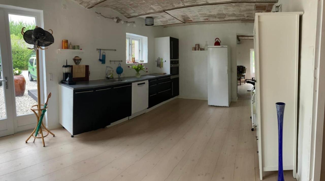 Under Regnbuen, Dit Fristed Pa Haervejen Them Zewnętrze zdjęcie