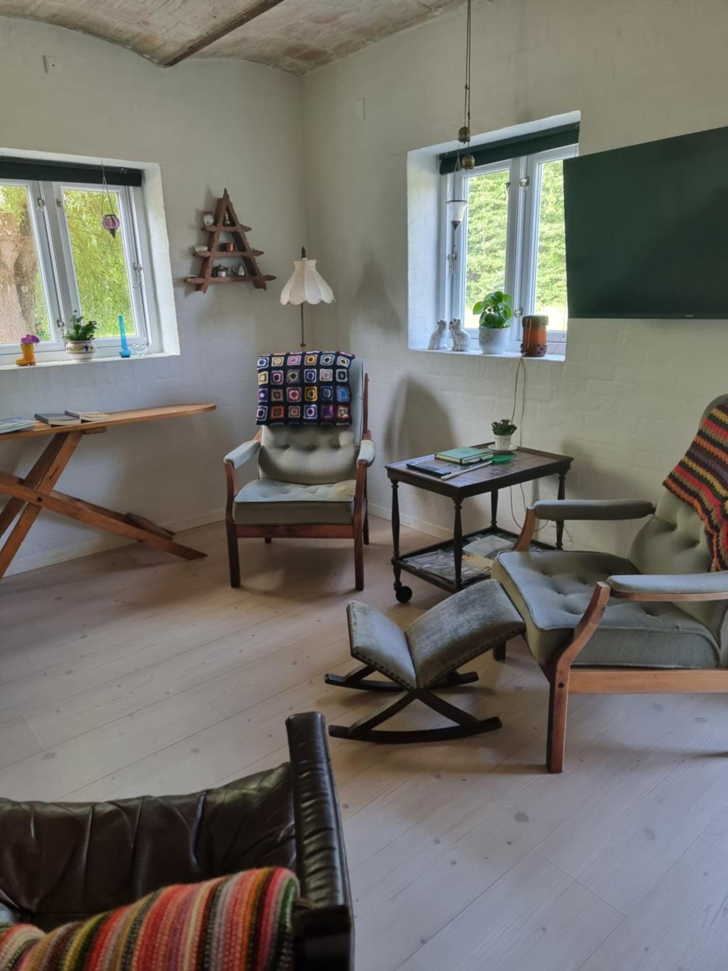 Under Regnbuen, Dit Fristed Pa Haervejen Them Zewnętrze zdjęcie
